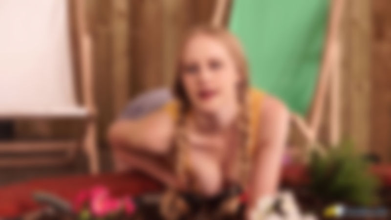 Lucy Lume "Sneak Peek At My Nipple"
