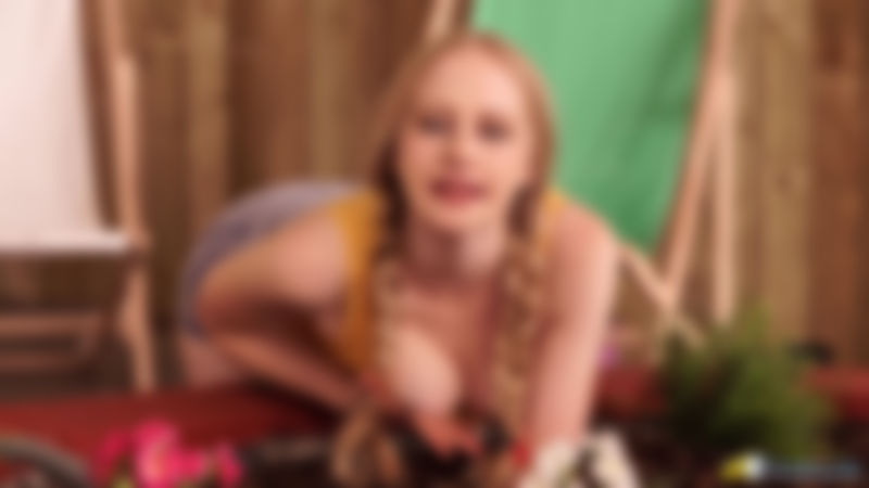 Lucy Lume "Sneak Peek At My Nipple"