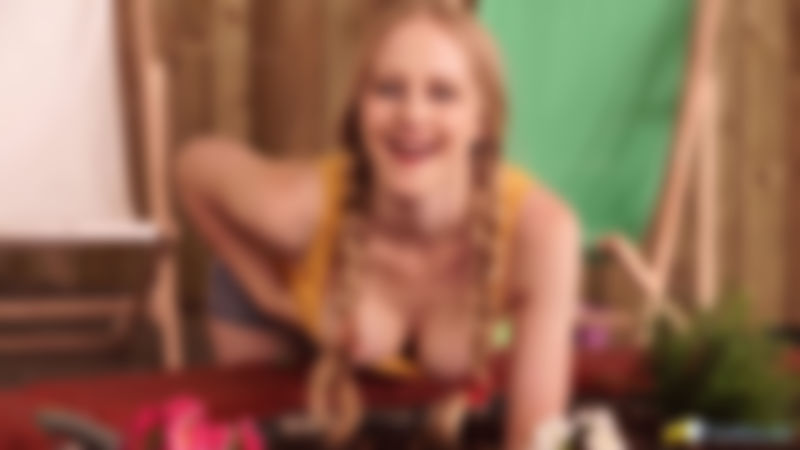Lucy Lume "Sneak Peek At My Nipple"