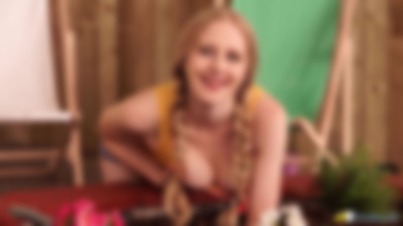 Lucy Lume "Sneak Peek At My Nipple"