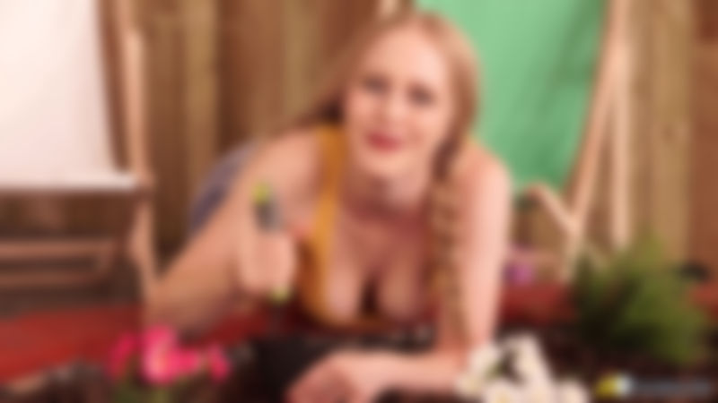 Lucy Lume "Sneak Peek At My Nipple"