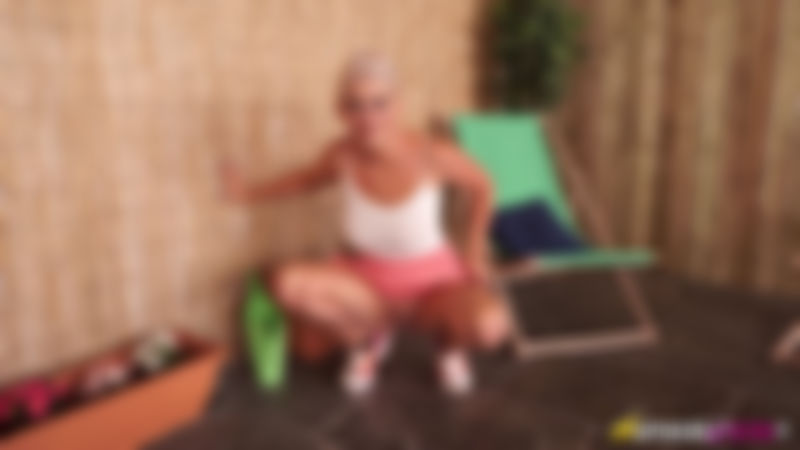 Lu Elissa "I Forgot My Panties"