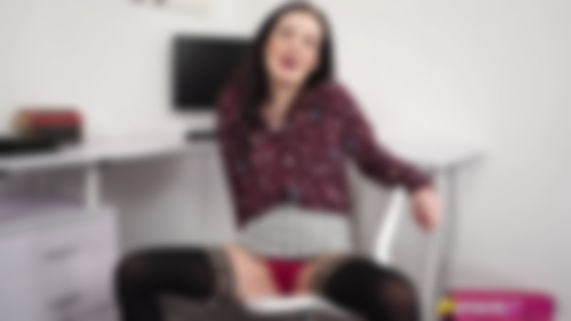 Faye "Upskirt Attention"