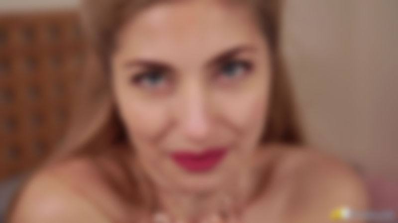 Stephanie Bonham Carter "Cleavage Peek"