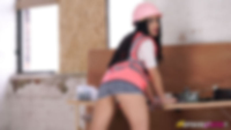 Chloe Lovette " A Crackin’ Builder"