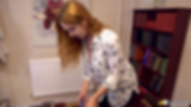 Scarlett Jones "I Think We Can make A Deal"