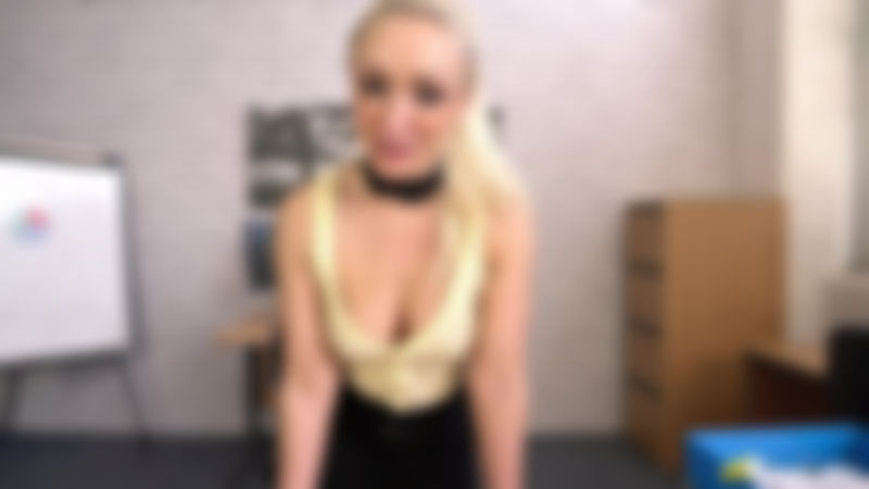 Amber Deen "Downblouse Report"