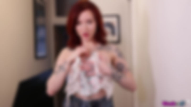 Eva Ray "Hostel Horn"