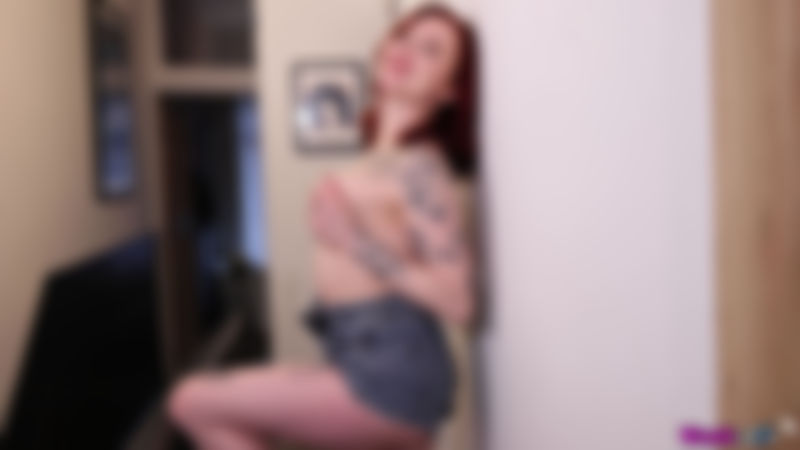 Eva Ray "Hostel Horn"