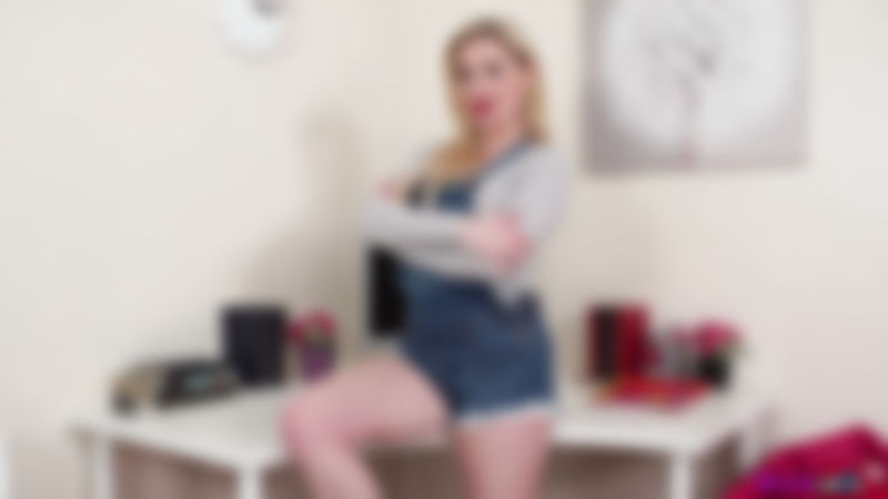 Georgie Lyall "My Vibrator"