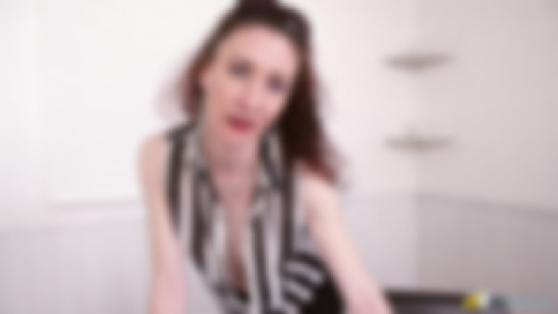 Scarlet Louise "Get A Good Look"