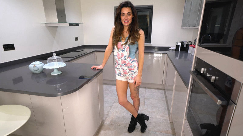 Laura "After Party Pleasure"