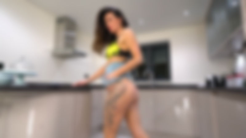 Laura "After Party Pleasure"