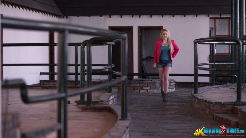 Amy Rose "Wank Walk"