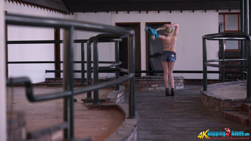 Amy Rose "Wank Walk"