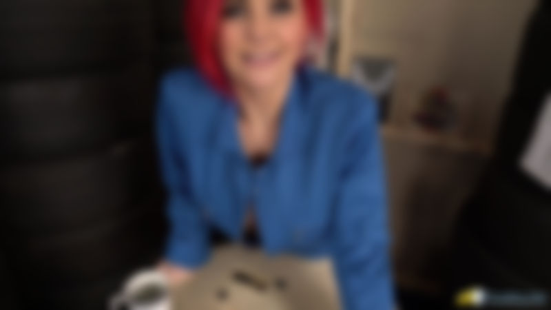 Roxi Keogh "Wank While You Wait"