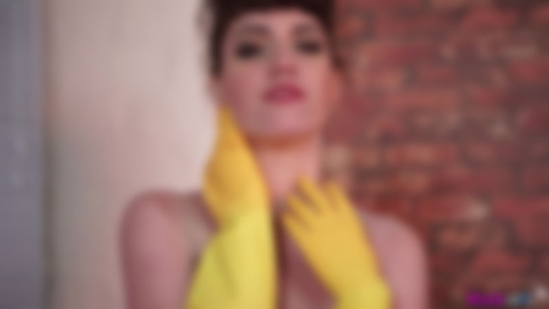 Zoe Page "Sneak Preview"
