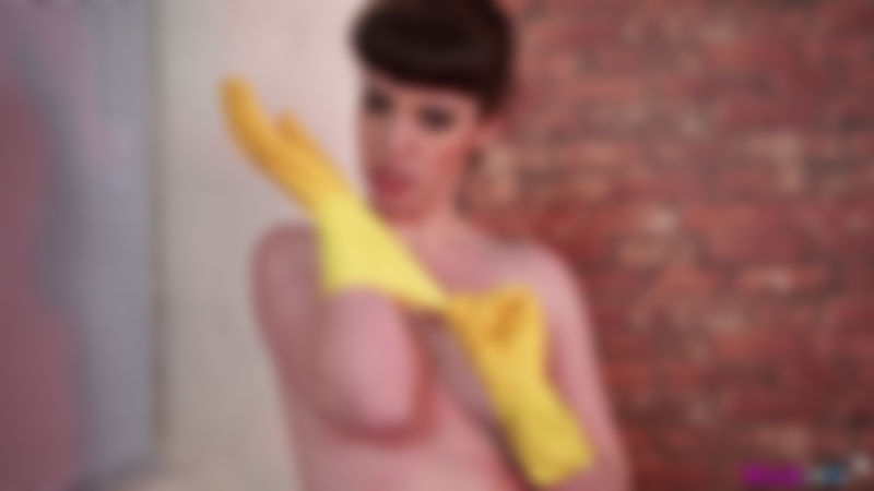 Zoe Page "Sneak Preview"