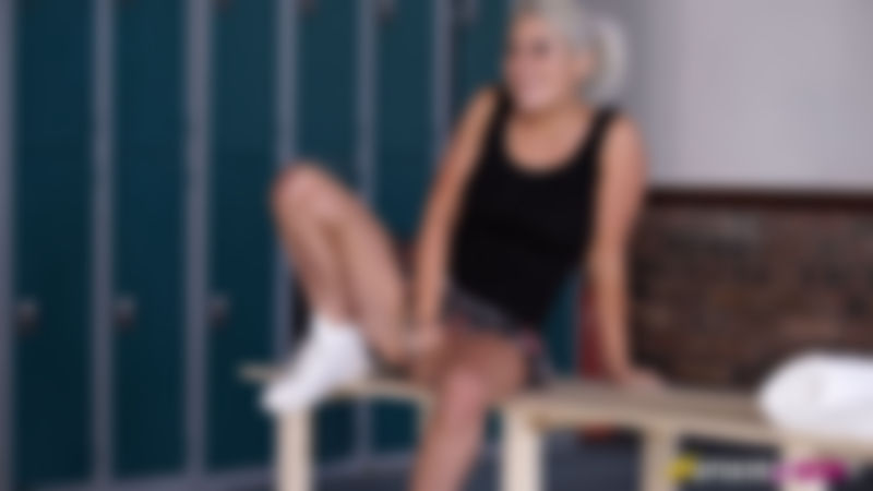 Lu Elissa "Upskirt Gym Pass"