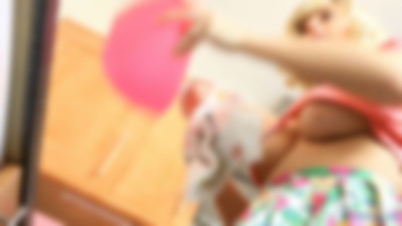 Louise "Upblouse Hottie"