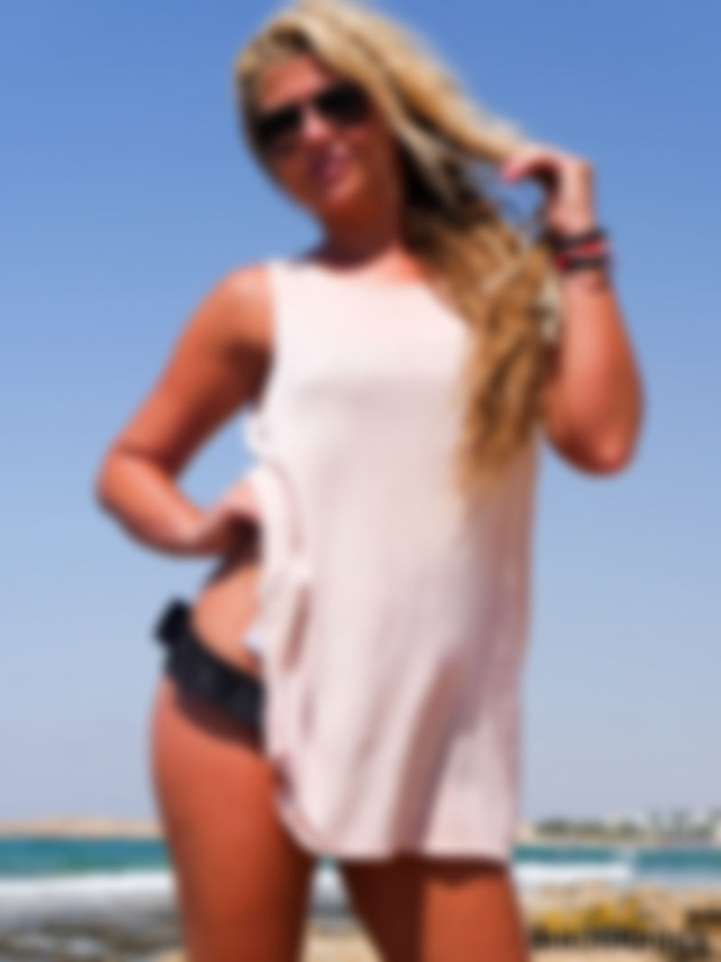 Sonia C – 31yo – Black Bikini