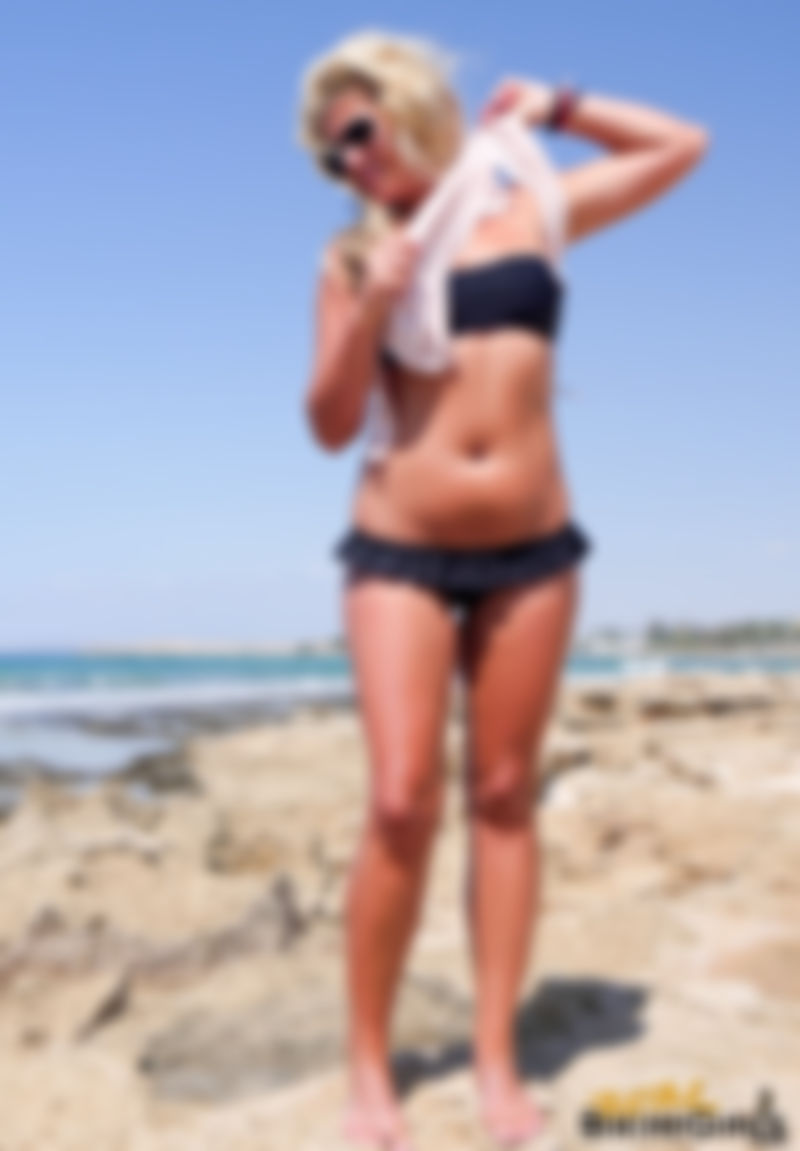 Sonia C – 31yo – Black Bikini