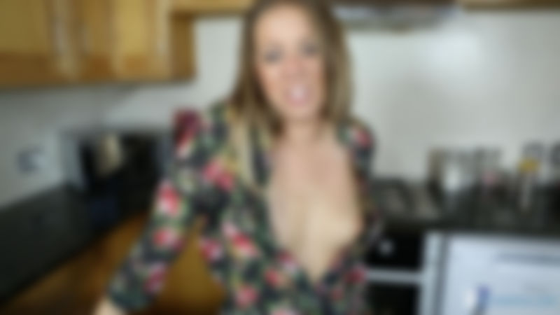 Elle McQueen "Messy Weekend"