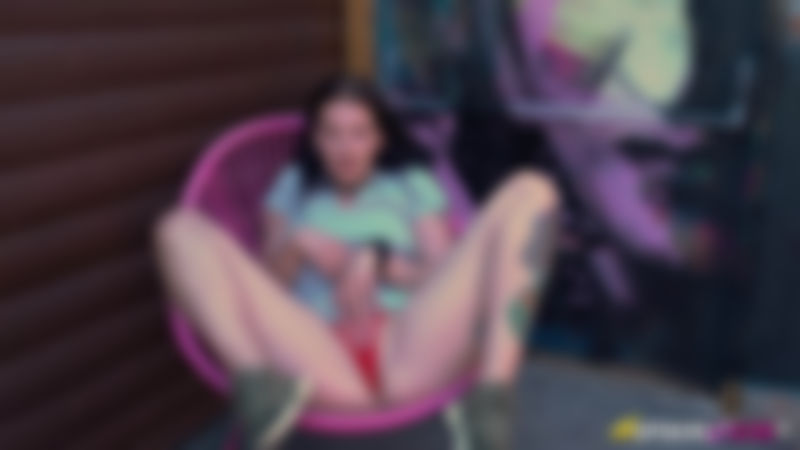 Girlfriends Sexy Sister