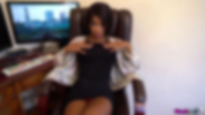 Kiki Minaj "Naughty Accountant"