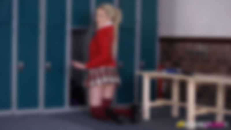 Amy Rose "Pretty College Upskirt"