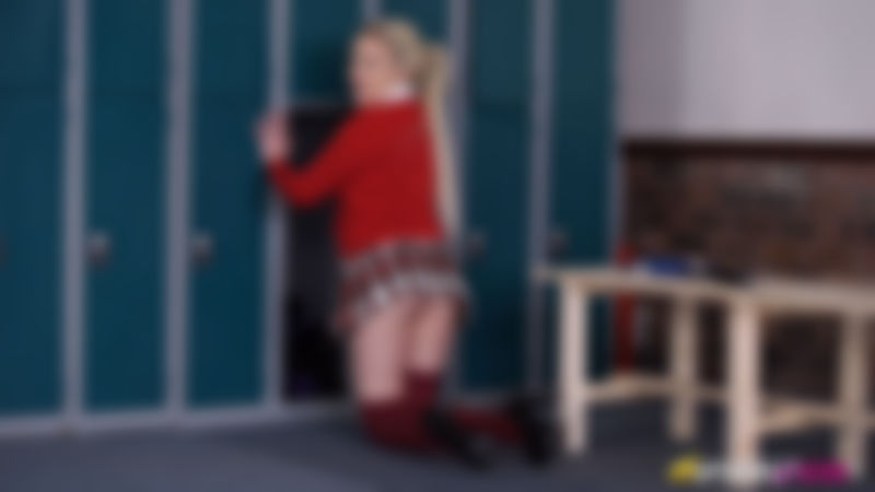 Amy Rose "Pretty College Upskirt"