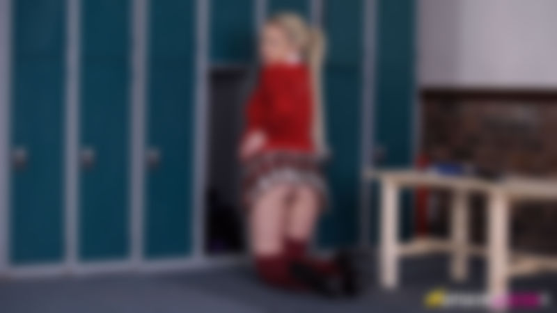 Amy Rose "Pretty College Upskirt"
