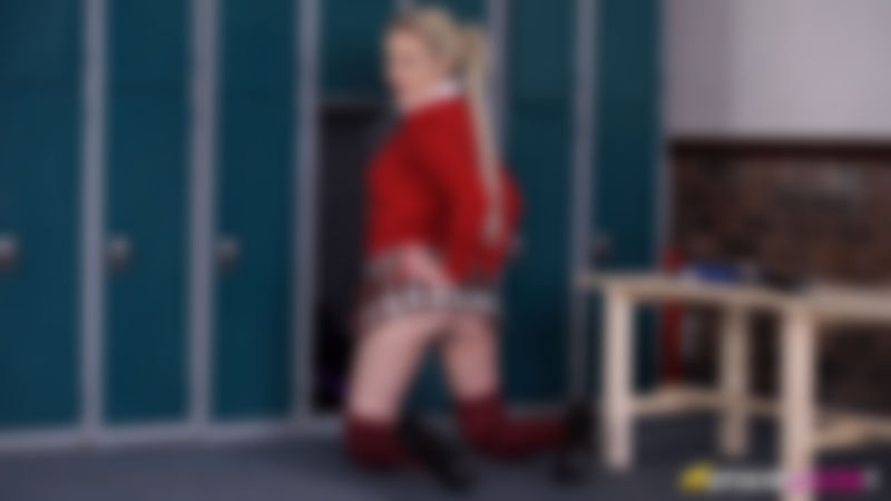 Amy Rose "Pretty College Upskirt"