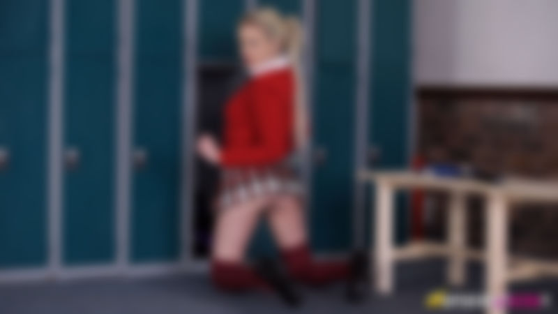 Amy Rose "Pretty College Upskirt"