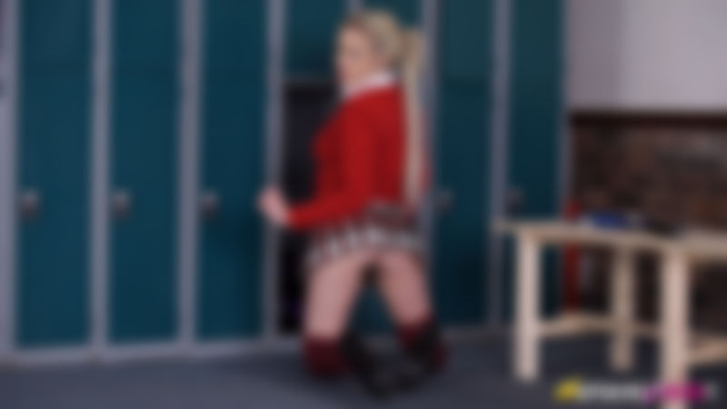 Amy Rose "Pretty College Upskirt"