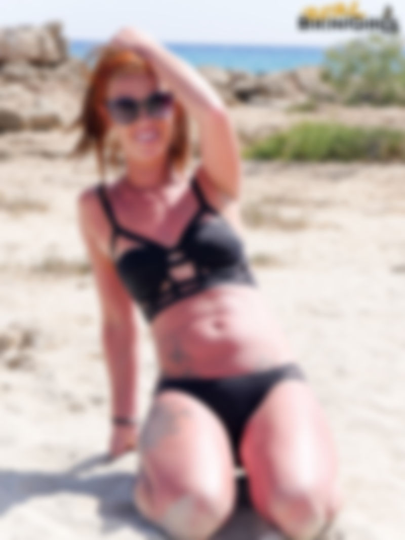 Rachael O - 30yo - White Tank Top