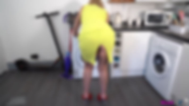 Epiphany Jones "Fuck The Maintenance Man"