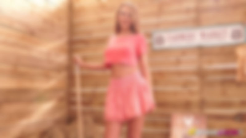 Mia "Slutty Barn Babe"