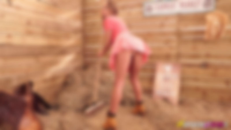Mia "Slutty Barn Babe"