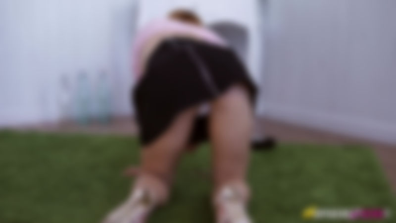 Jayne "Clumsy Knickers"