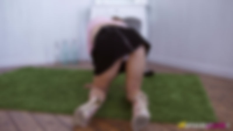 Jayne "Clumsy Knickers"