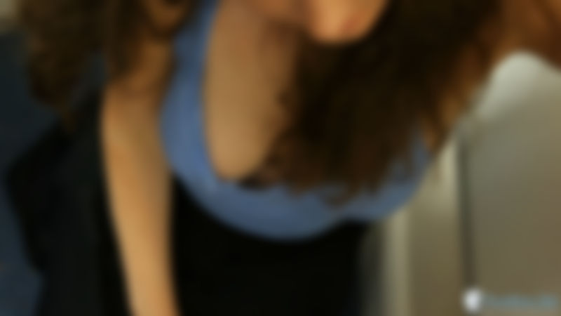 Christina "Nippy Office"
