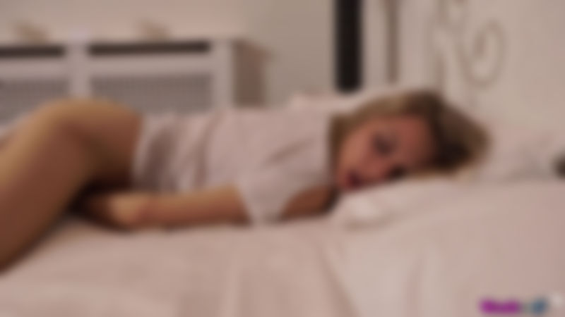 Chloe Toy "Bedtime Wank:Pt1"