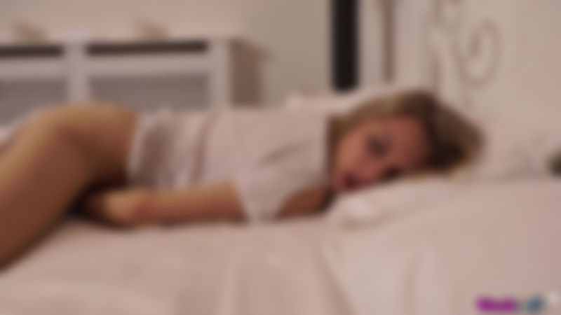 Chloe Toy "Bedtime Wank:Pt1"