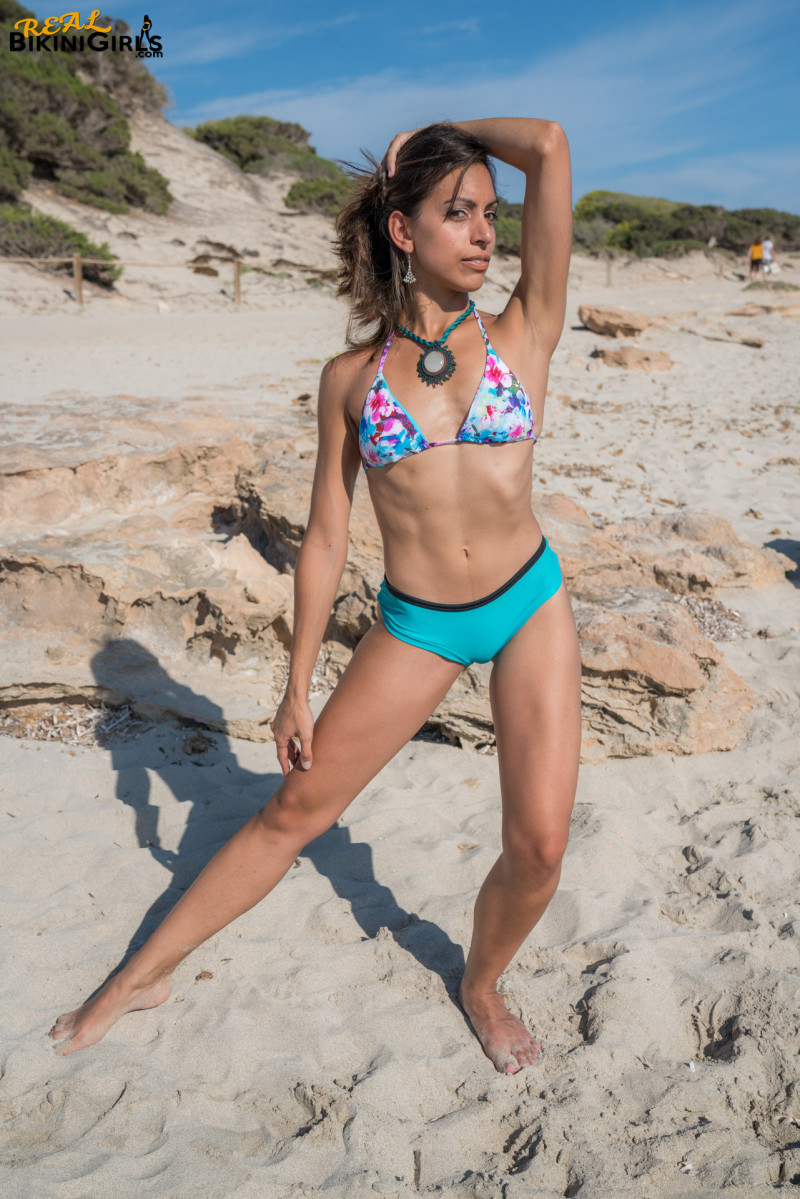 Melanie S - 29yo - Blue Bikini