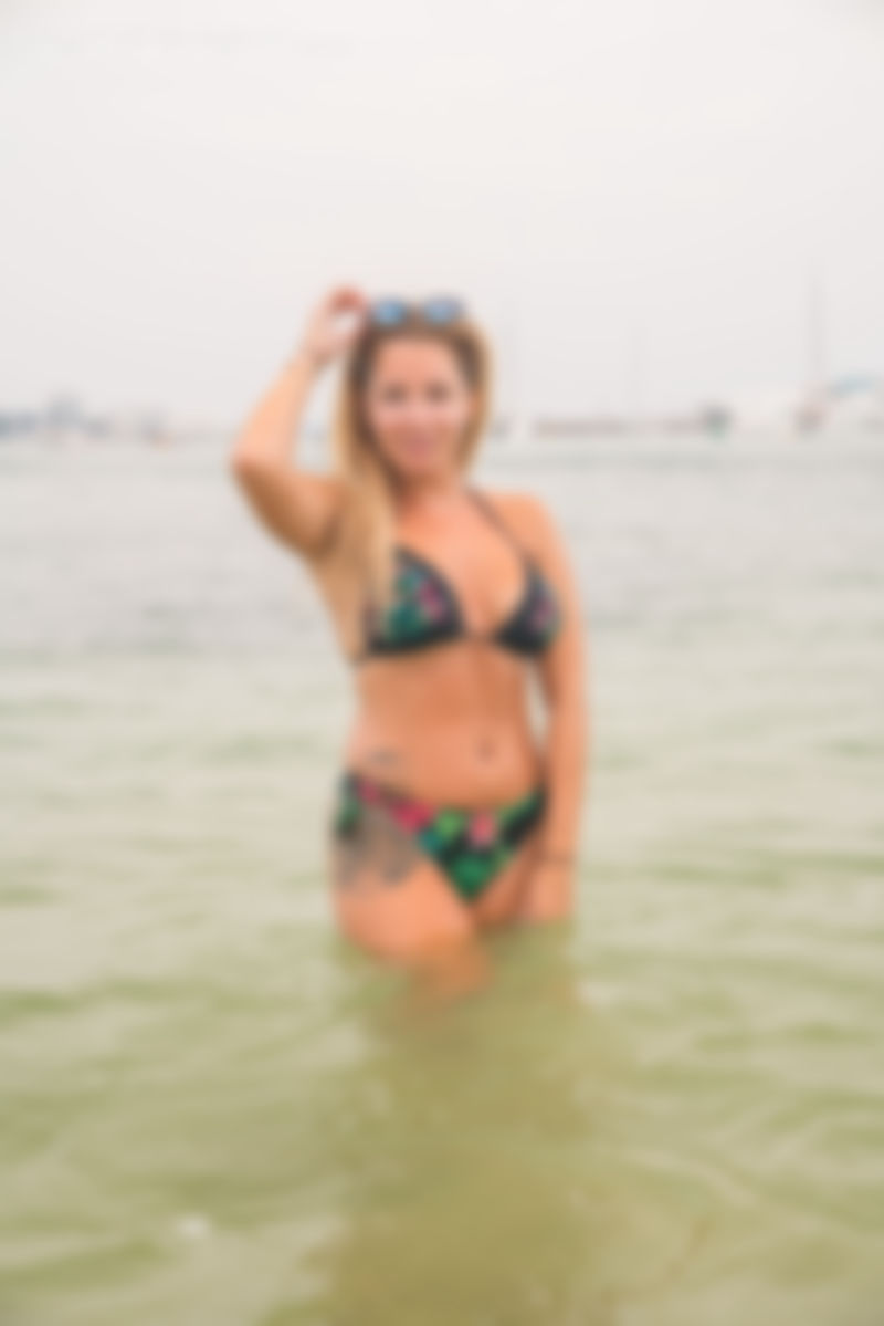 Girly Trio On The Beach