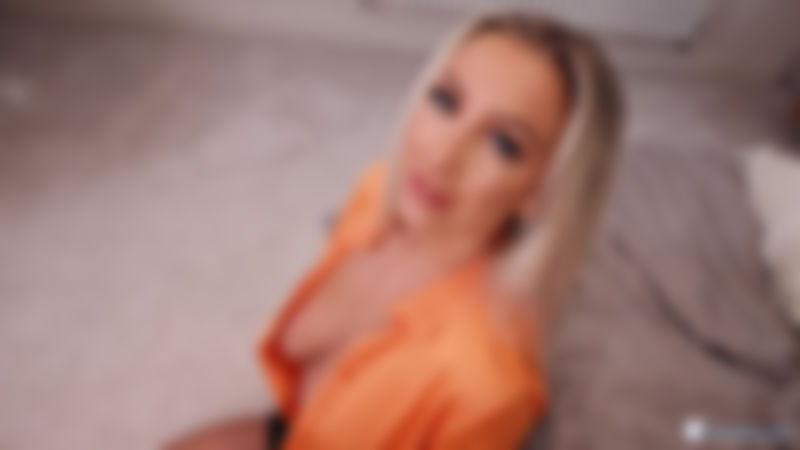 BUSTY BLOUSE