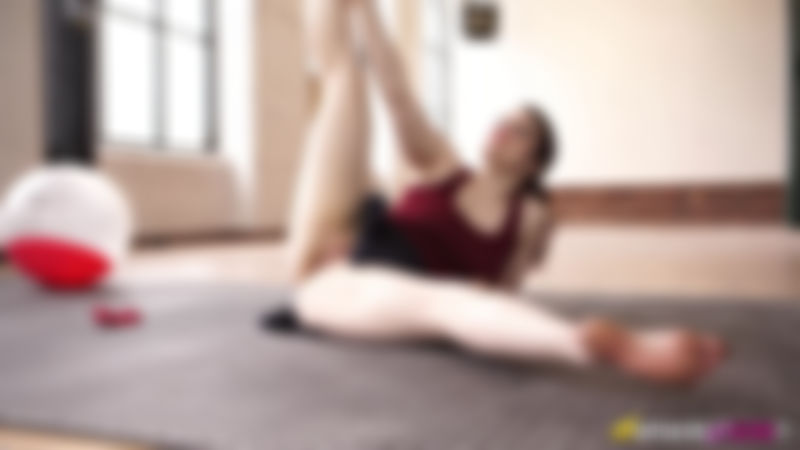 Lucia Love "Feel That Stretch"