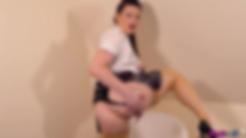 Ivy "Wank At Work"