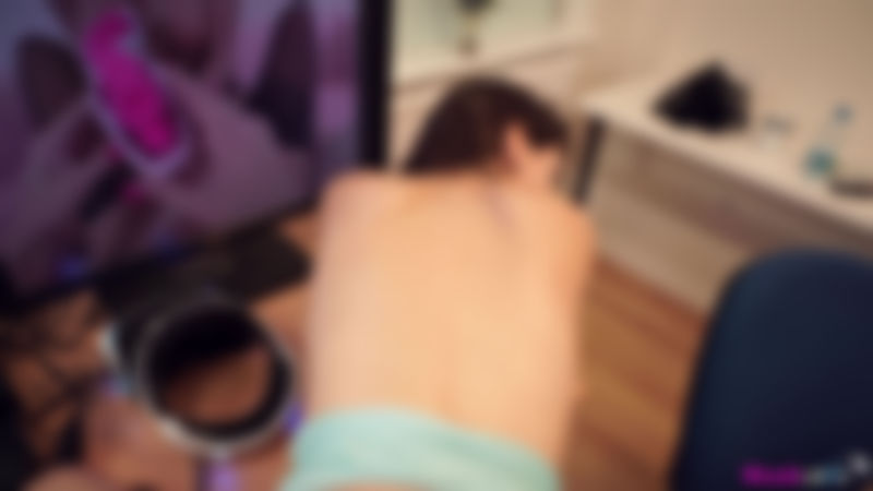 Liz Rainbow "VR Wank:Pt2"